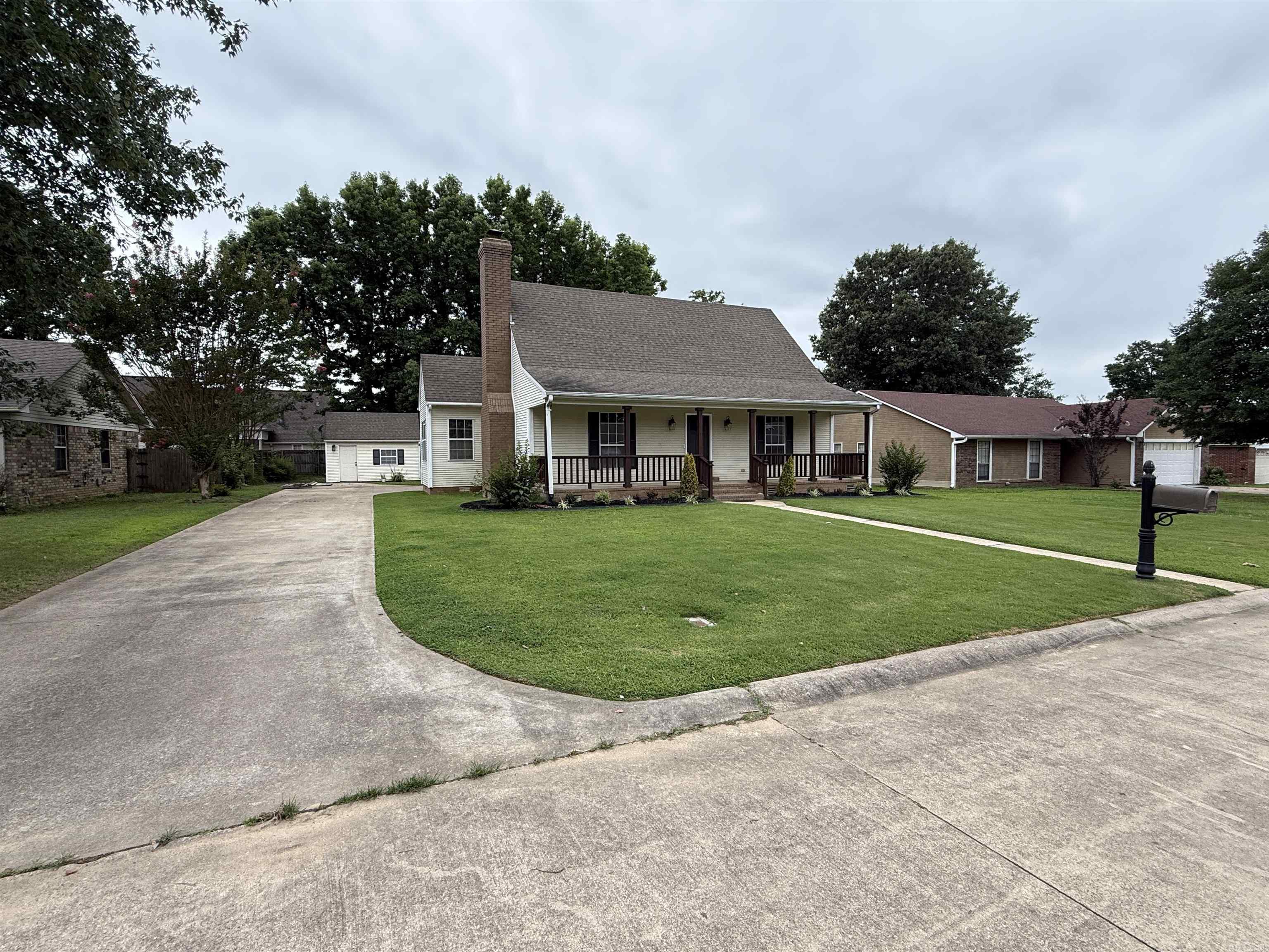CHARLESTOWNE - Residential
