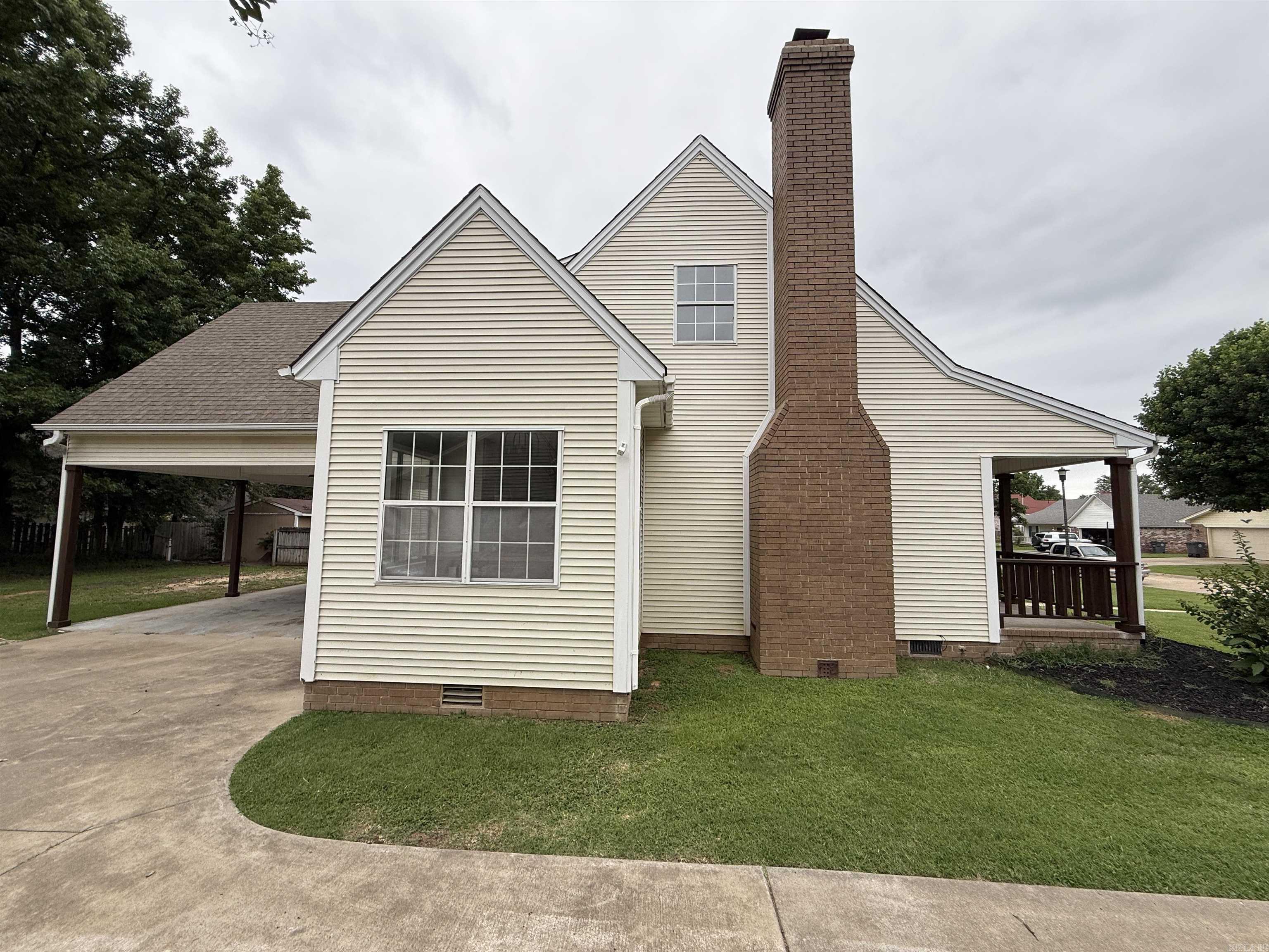 CHARLESTOWNE - Residential