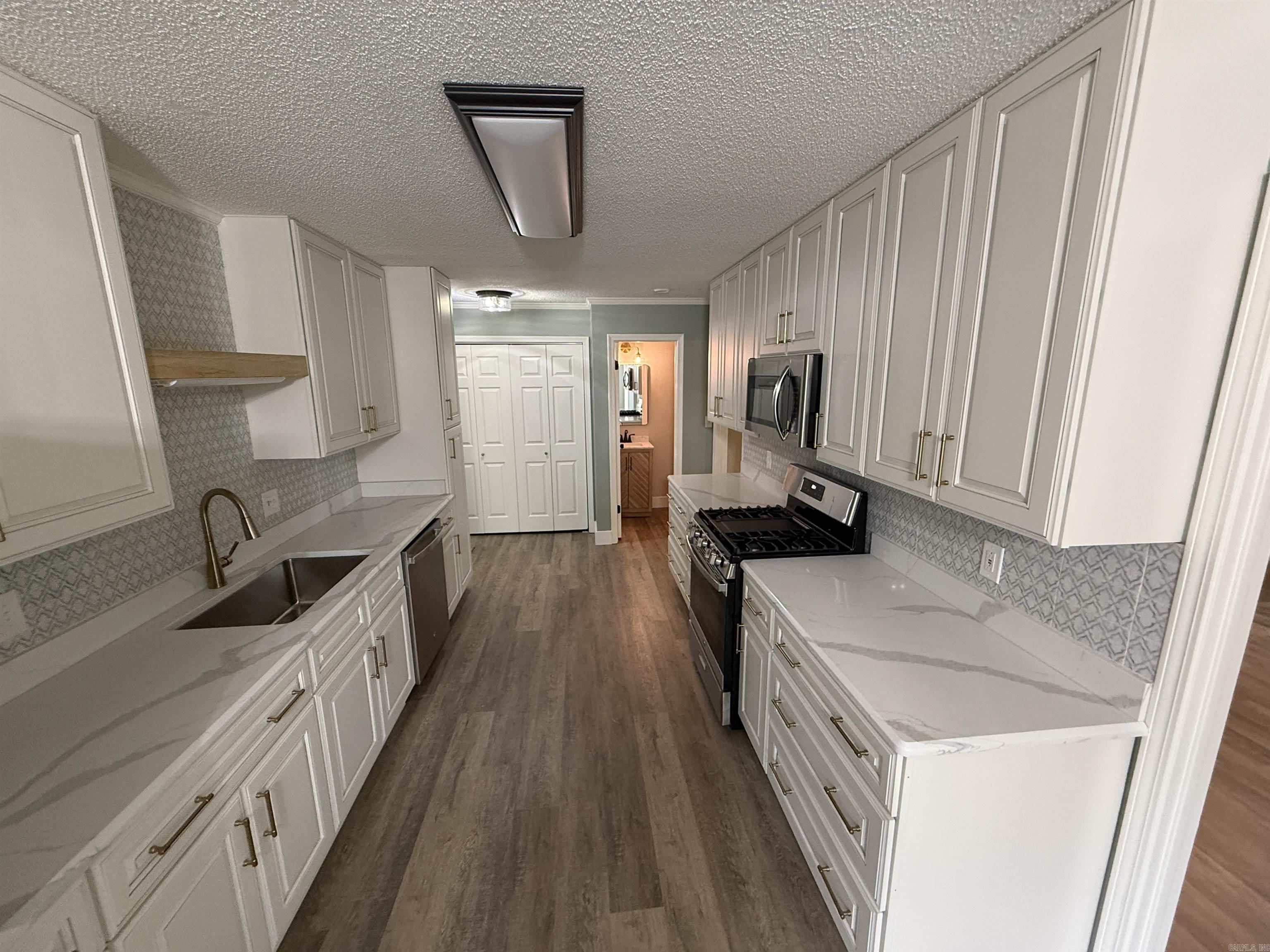 CHARLESTOWNE - Residential