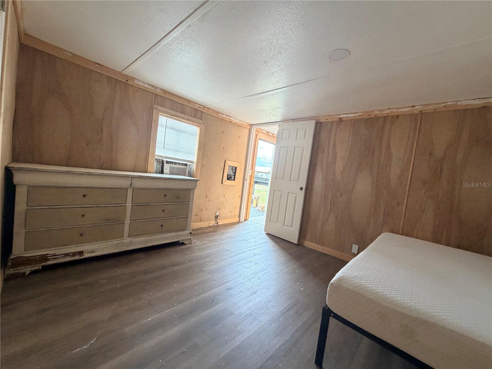 WILLISTON MILE - Residential
