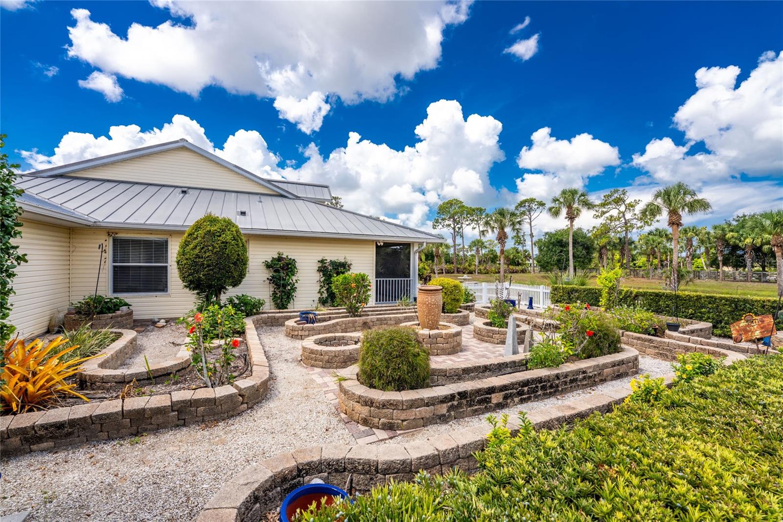 ENGLEWOOD FARM ACRES SUB - Residential