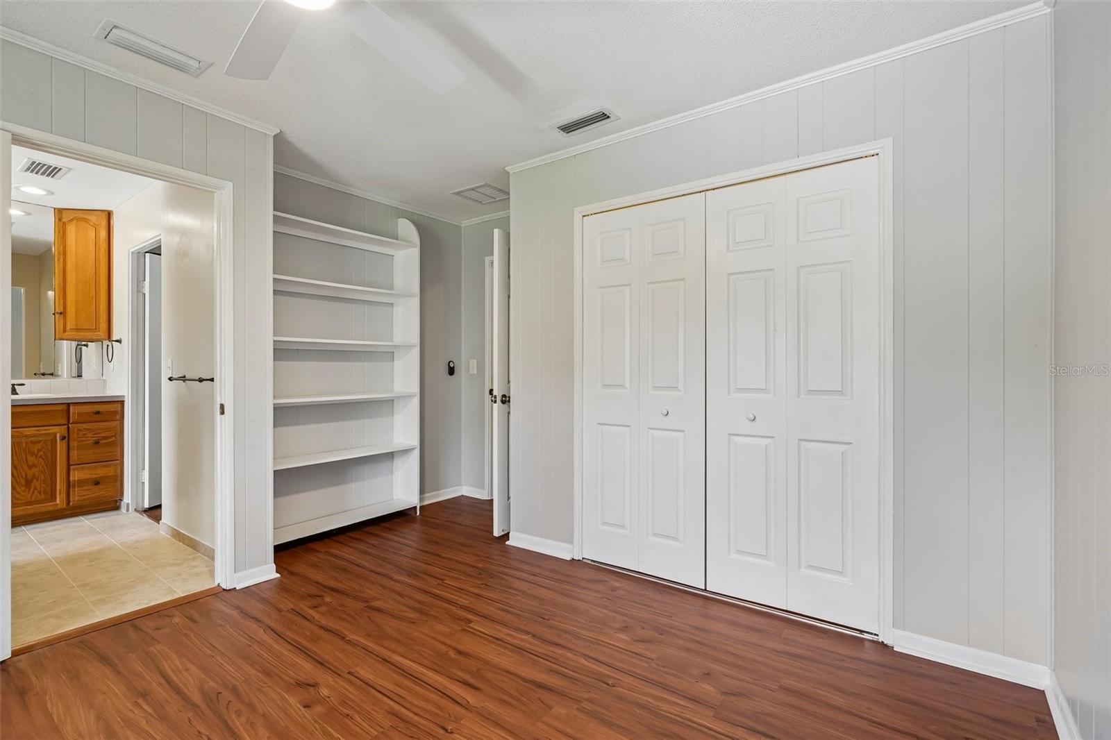 COUNTRY CLUB ESTATE MCINTOSH GRT - Residential