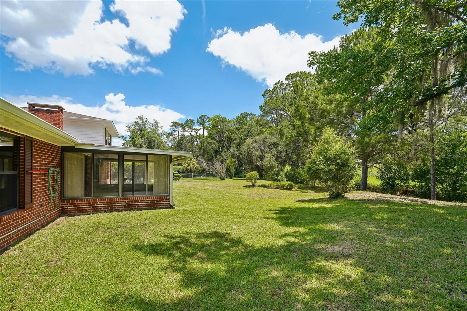 COUNTRY CLUB ESTATE MCINTOSH GRT - Residential