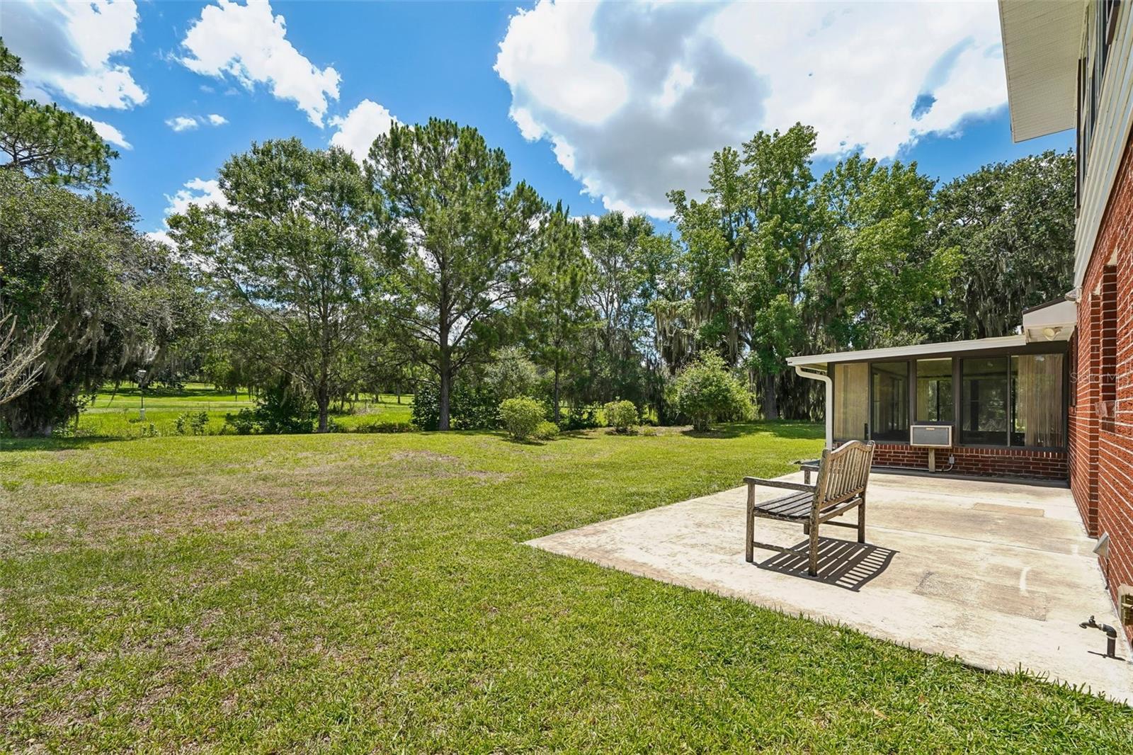 COUNTRY CLUB ESTATE MCINTOSH GRT - Residential