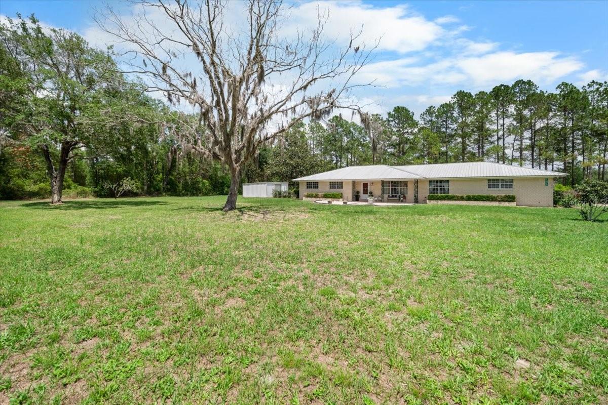 WHISPERING OAKS - Residential