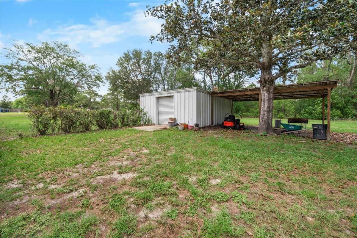 WHISPERING OAKS - Residential