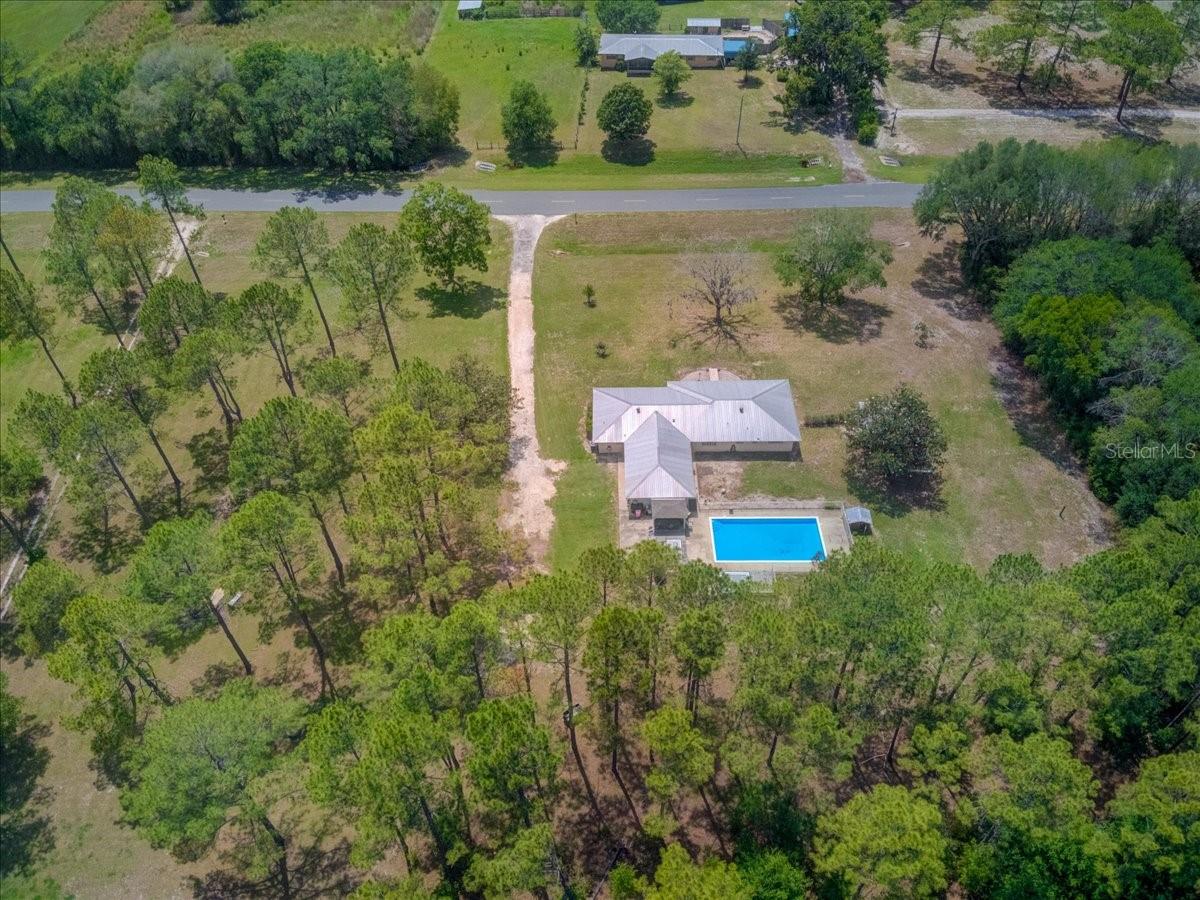 WHISPERING OAKS - Residential