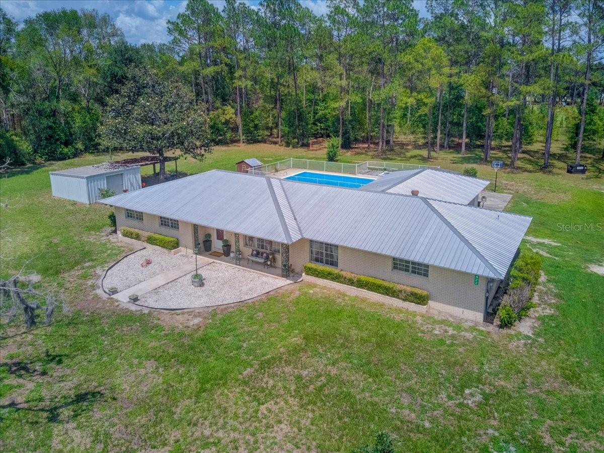 WHISPERING OAKS - Residential
