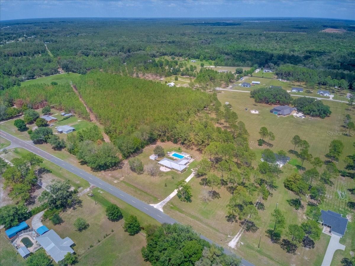 WHISPERING OAKS - Residential