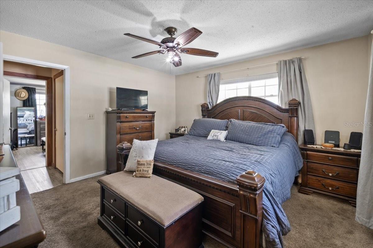 WHISPERING OAKS - Residential