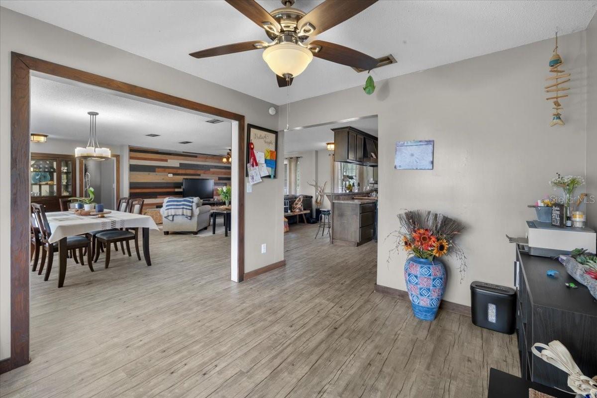 WHISPERING OAKS - Residential