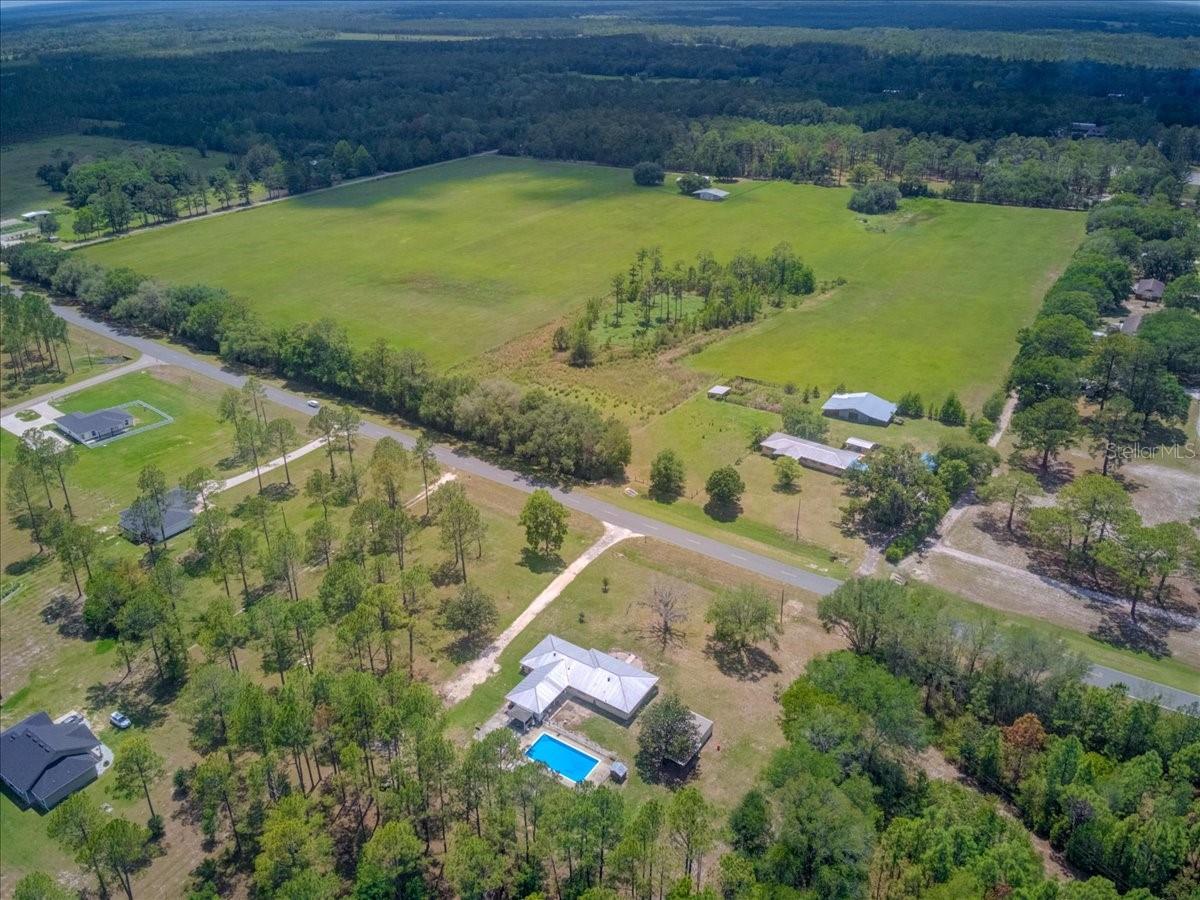 WHISPERING OAKS - Residential