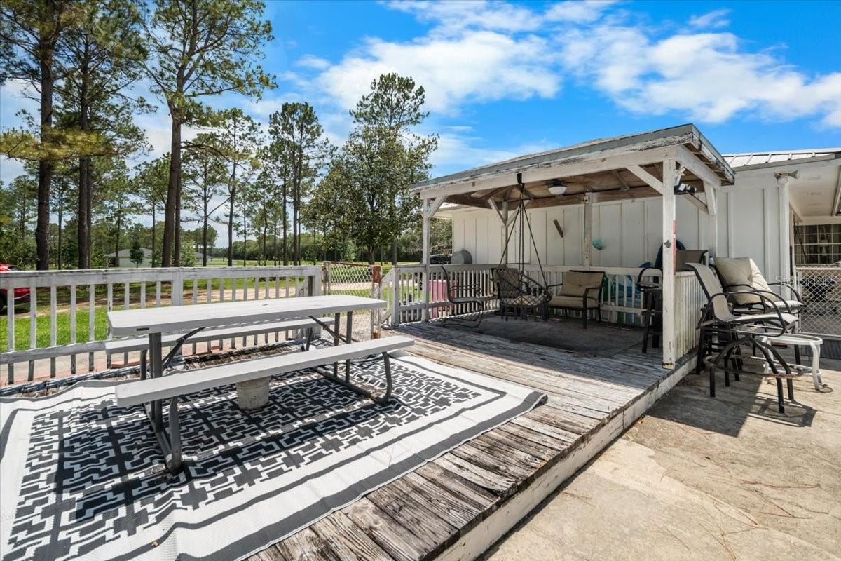 WHISPERING OAKS - Residential