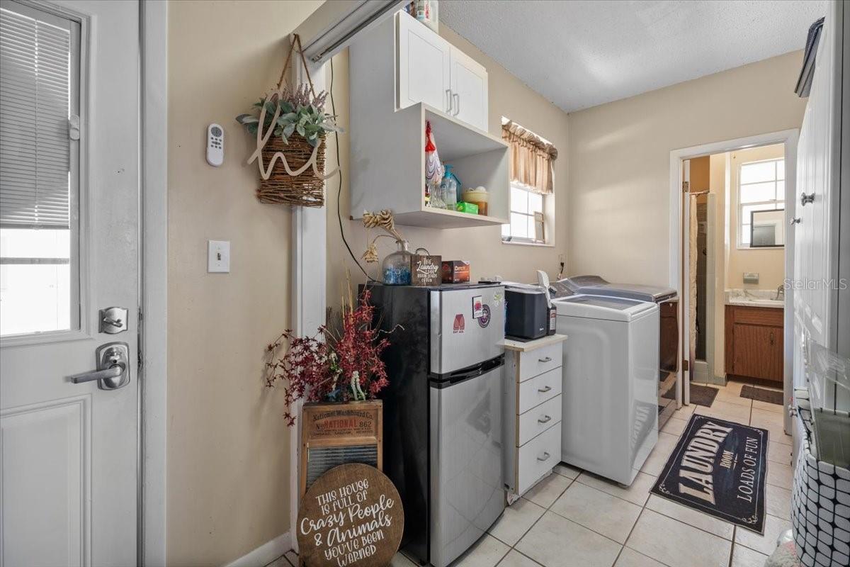 WHISPERING OAKS - Residential