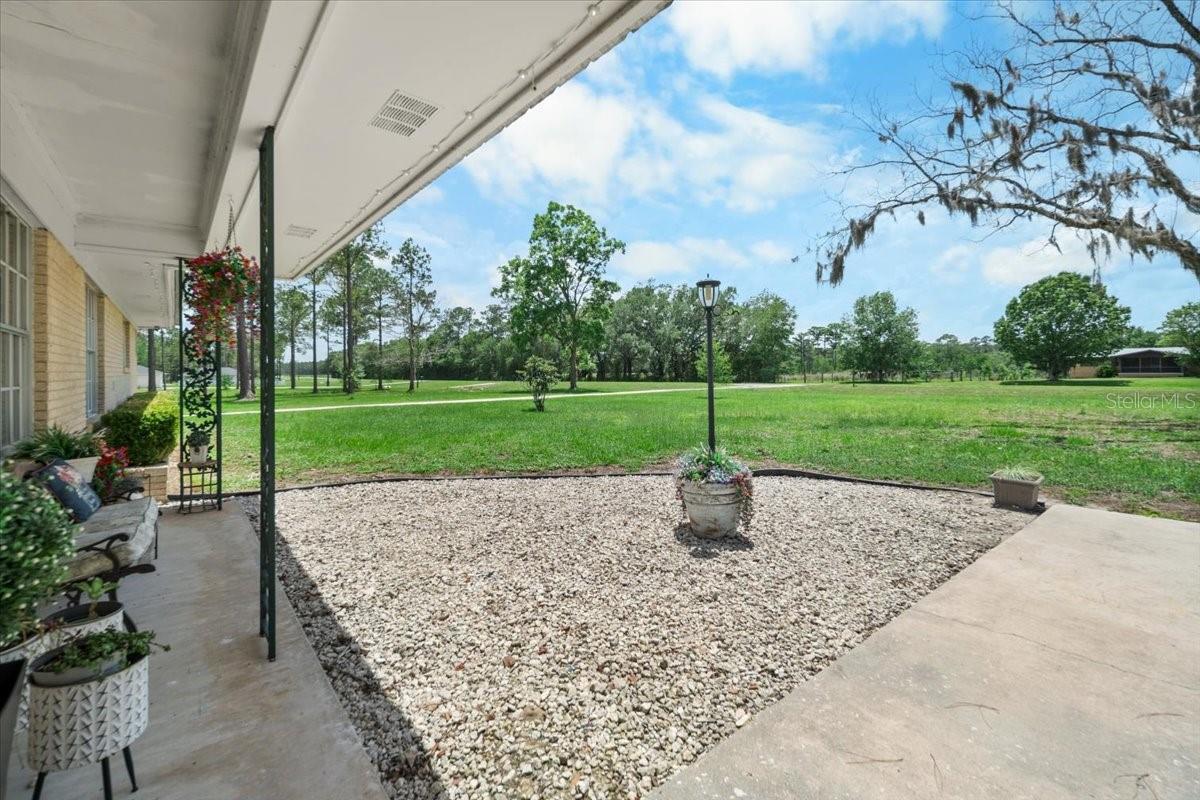 WHISPERING OAKS - Residential