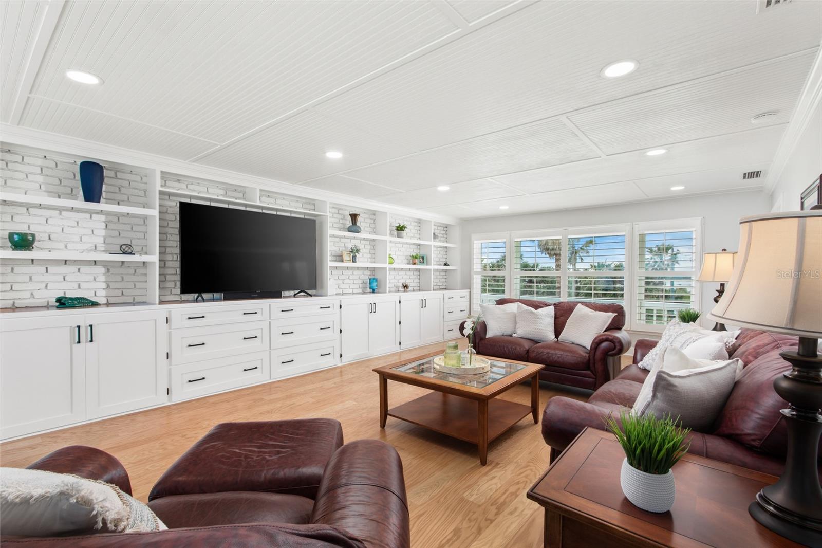 BOYS WORK - Residential