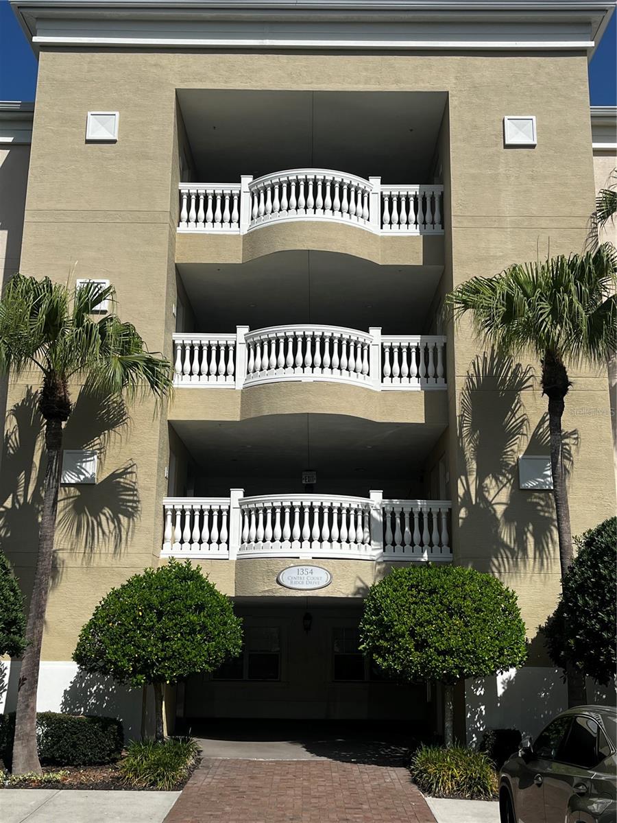 CENTRE COURT RDG CONDO PH 09 - Residential Lease