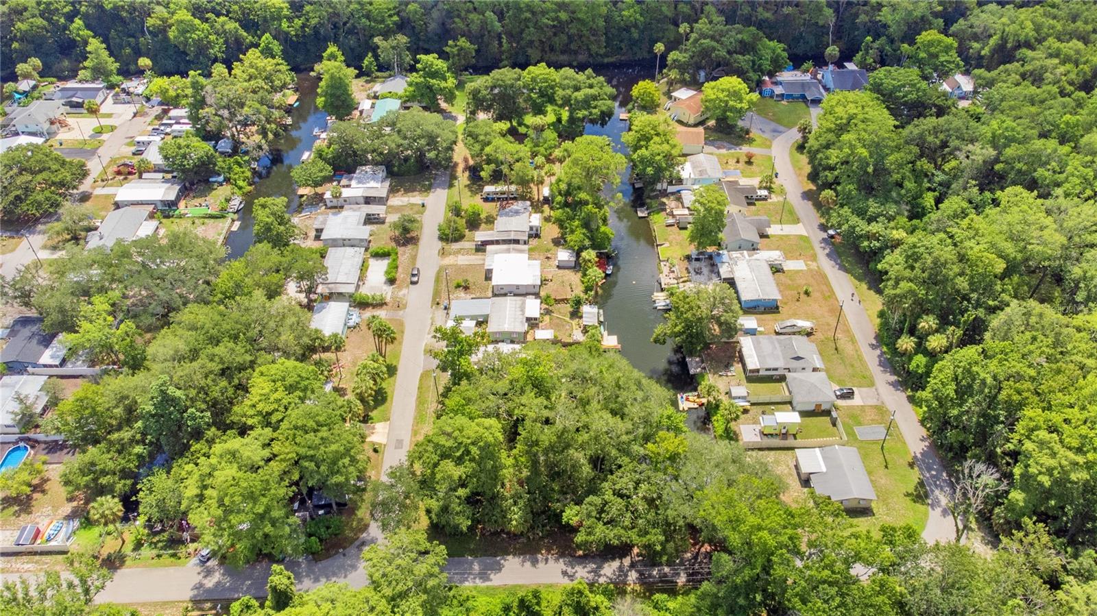 WEEKI WACHEE RIVER ESTATE - Land