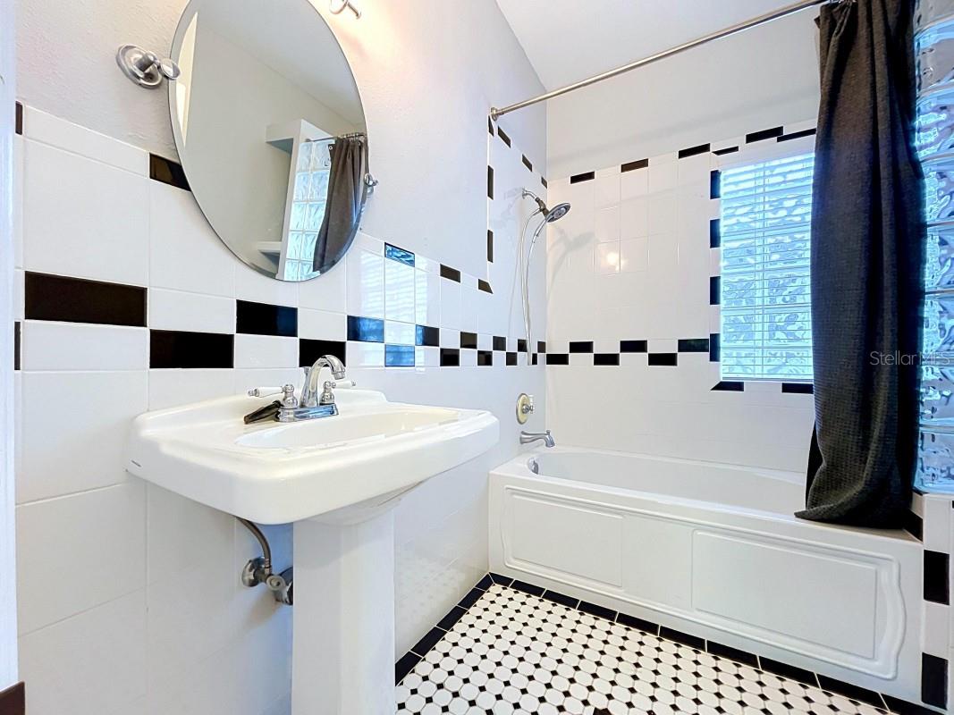 JOHNSONS T H SUB - Residential