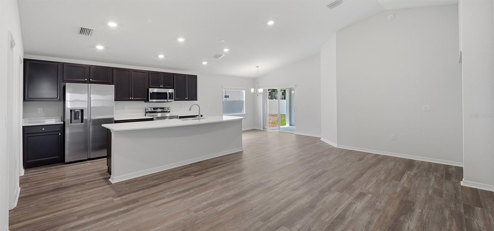 VISTA TRACE - Residential