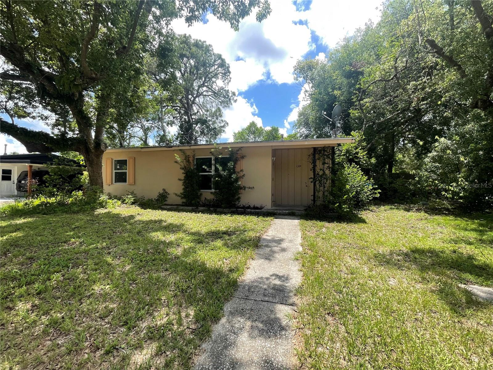 DELTONA LAKES UNIT 01 - Residential Lease
