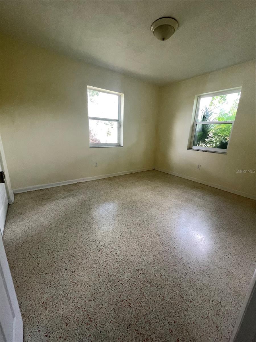 DELTONA LAKES UNIT 01 - Residential Lease