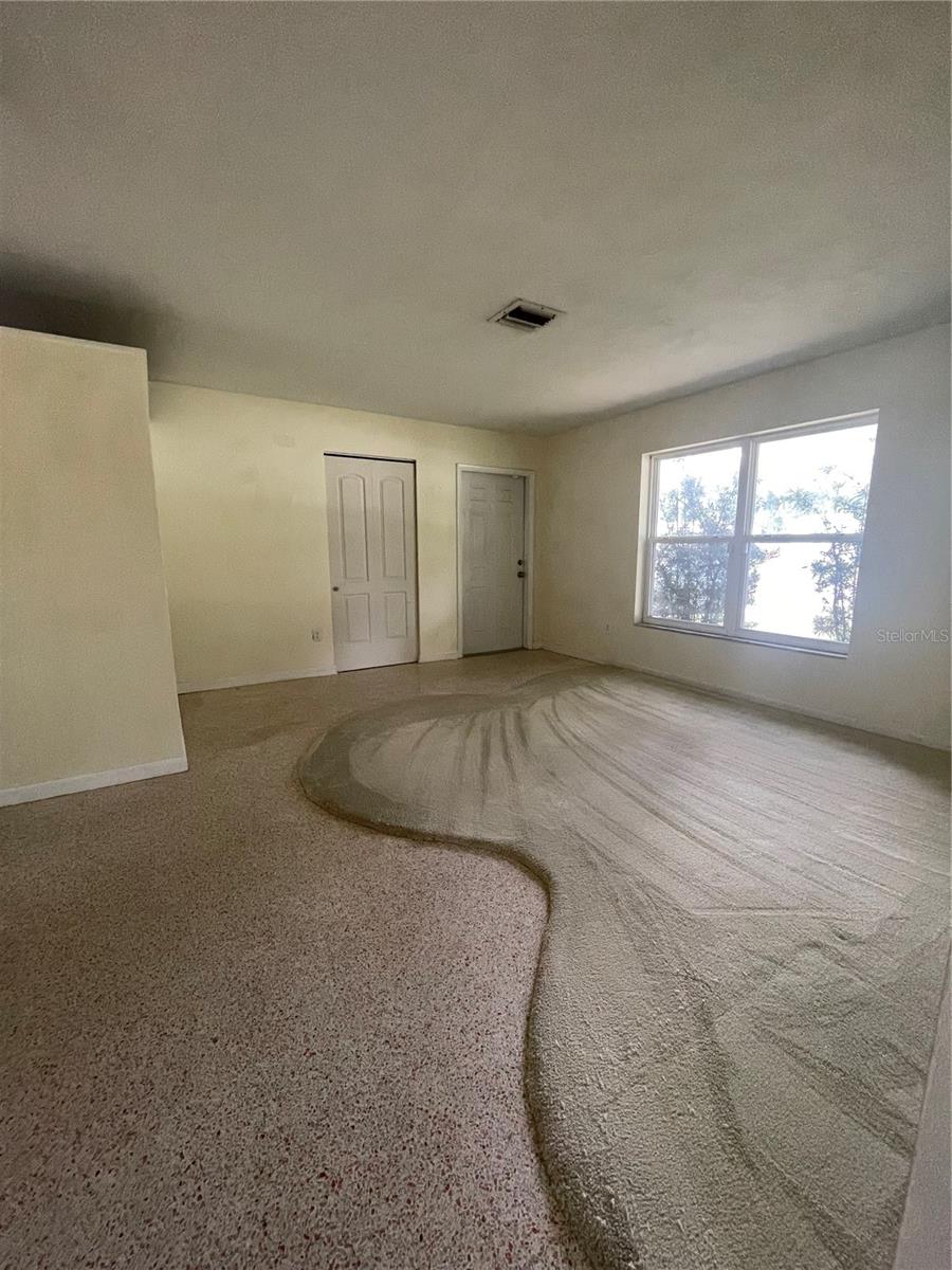 DELTONA LAKES UNIT 01 - Residential Lease