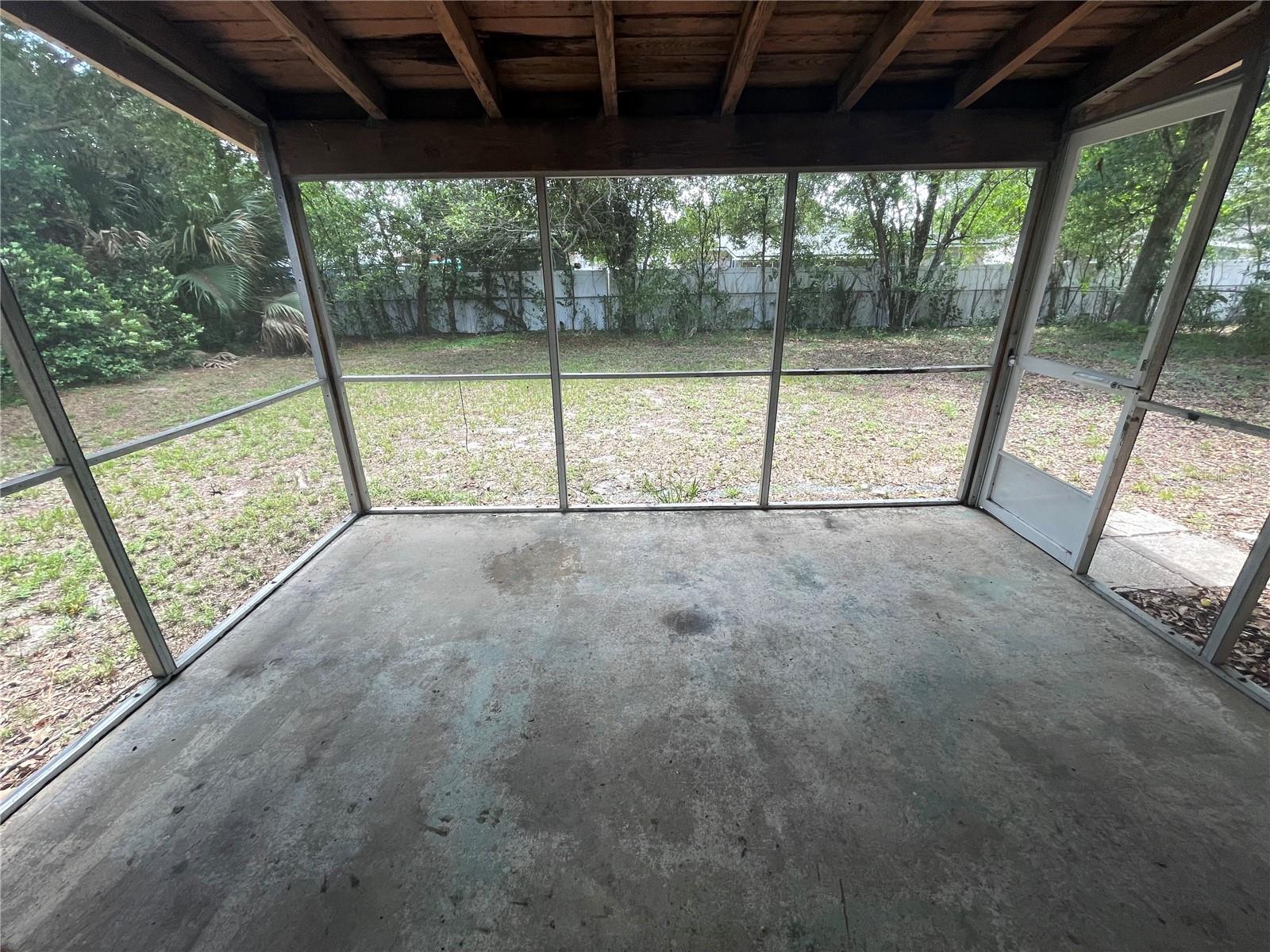 DELTONA LAKES UNIT 01 - Residential Lease