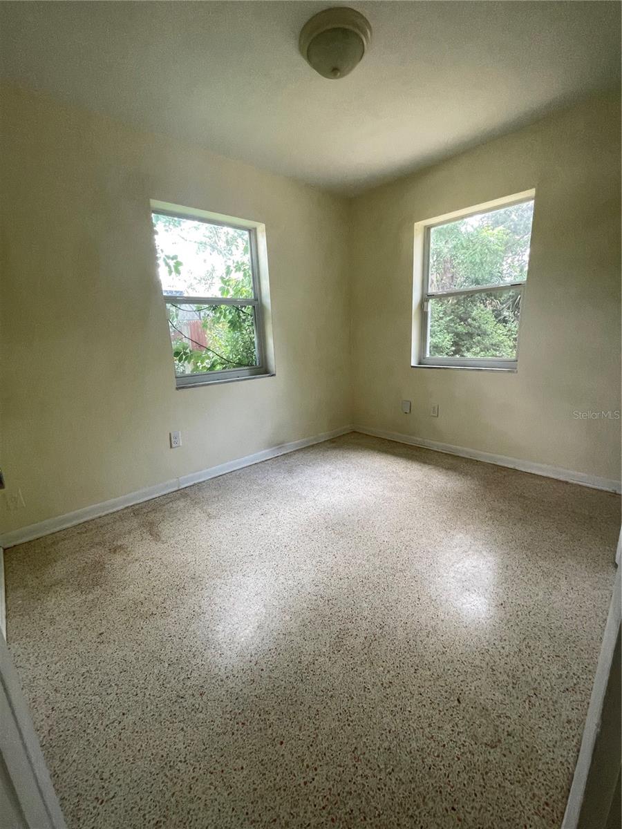 DELTONA LAKES UNIT 01 - Residential Lease
