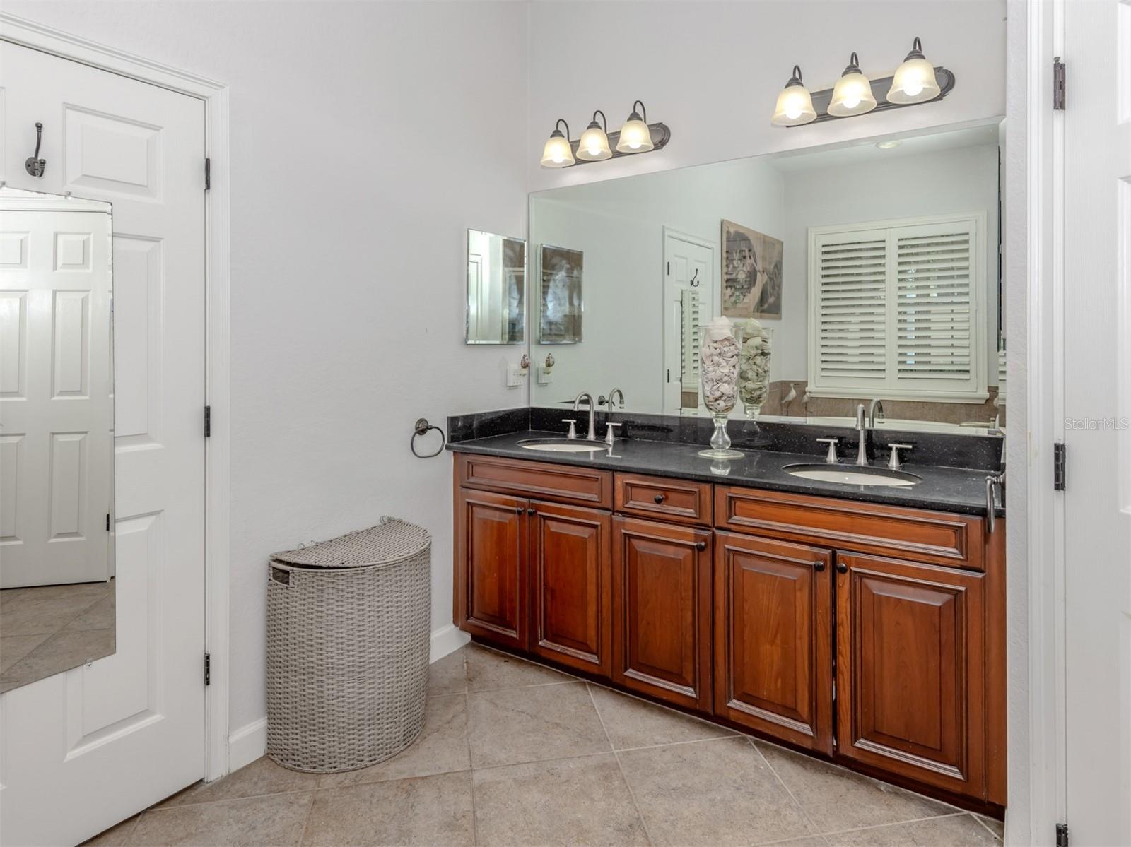 VENETIAN GOLF & RIV CLUB PH 03H - Residential