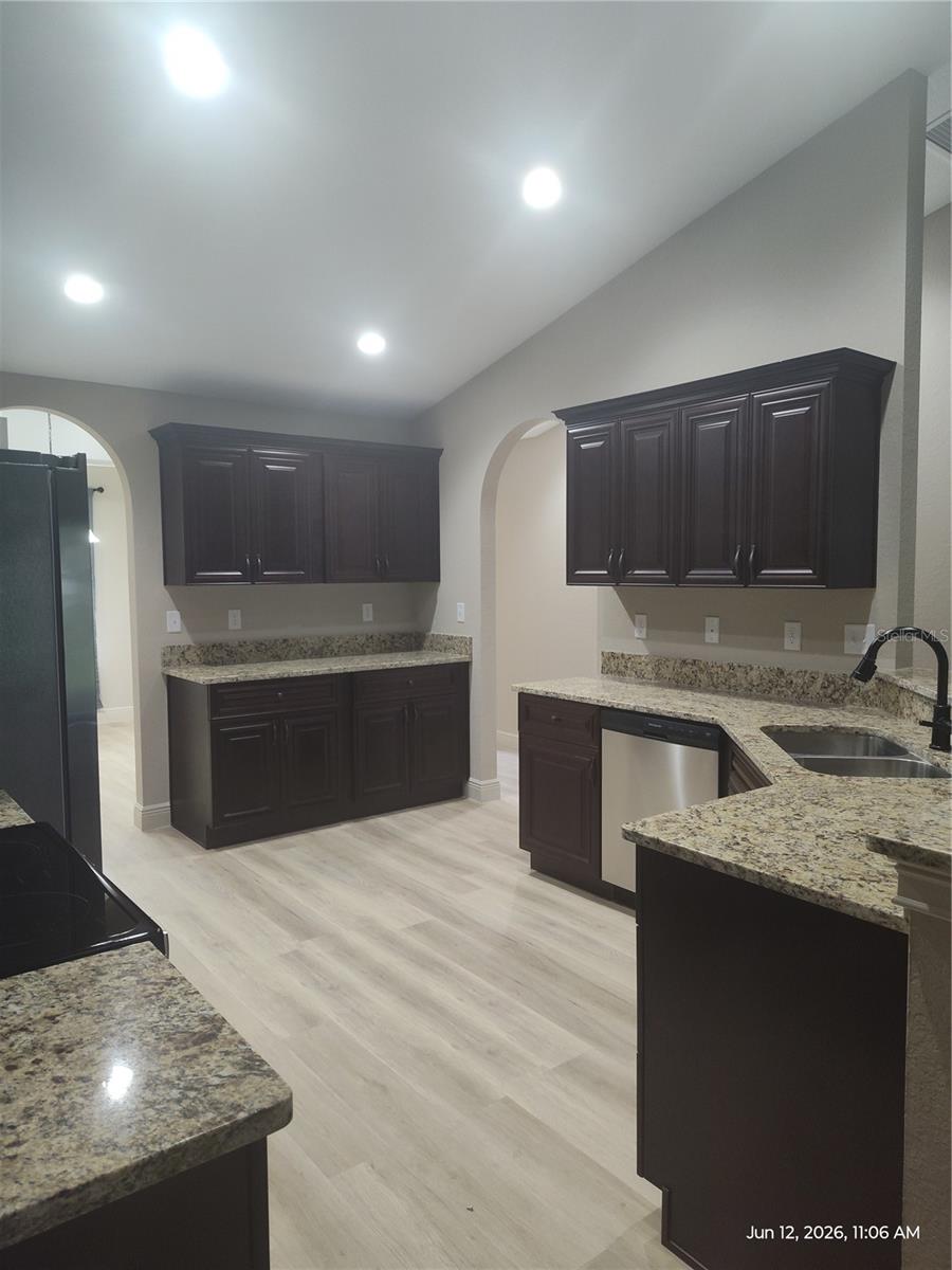 BELLEVIEW HEIGHTS ESTATE - Residential Lease