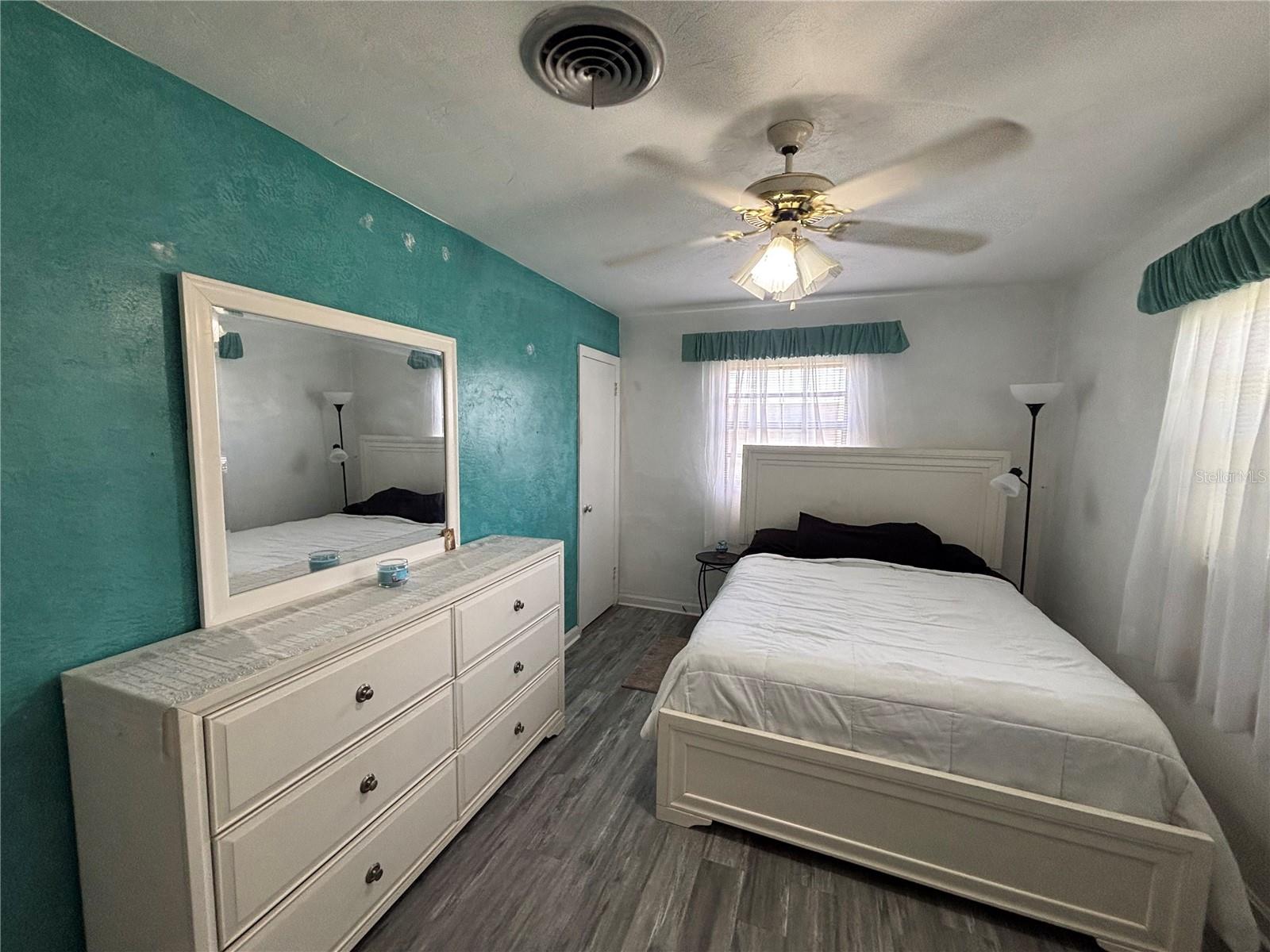SUN RAY HOMES 01 - Residential