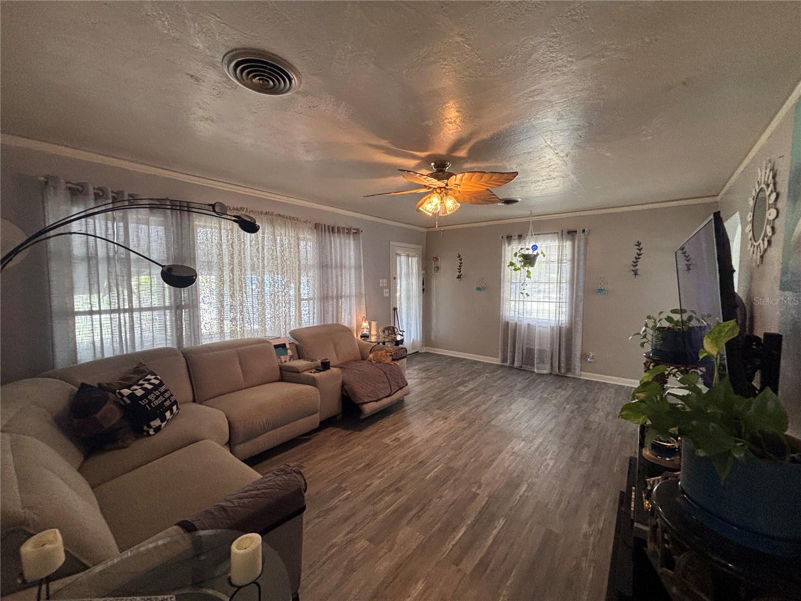 SUN RAY HOMES 01 - Residential