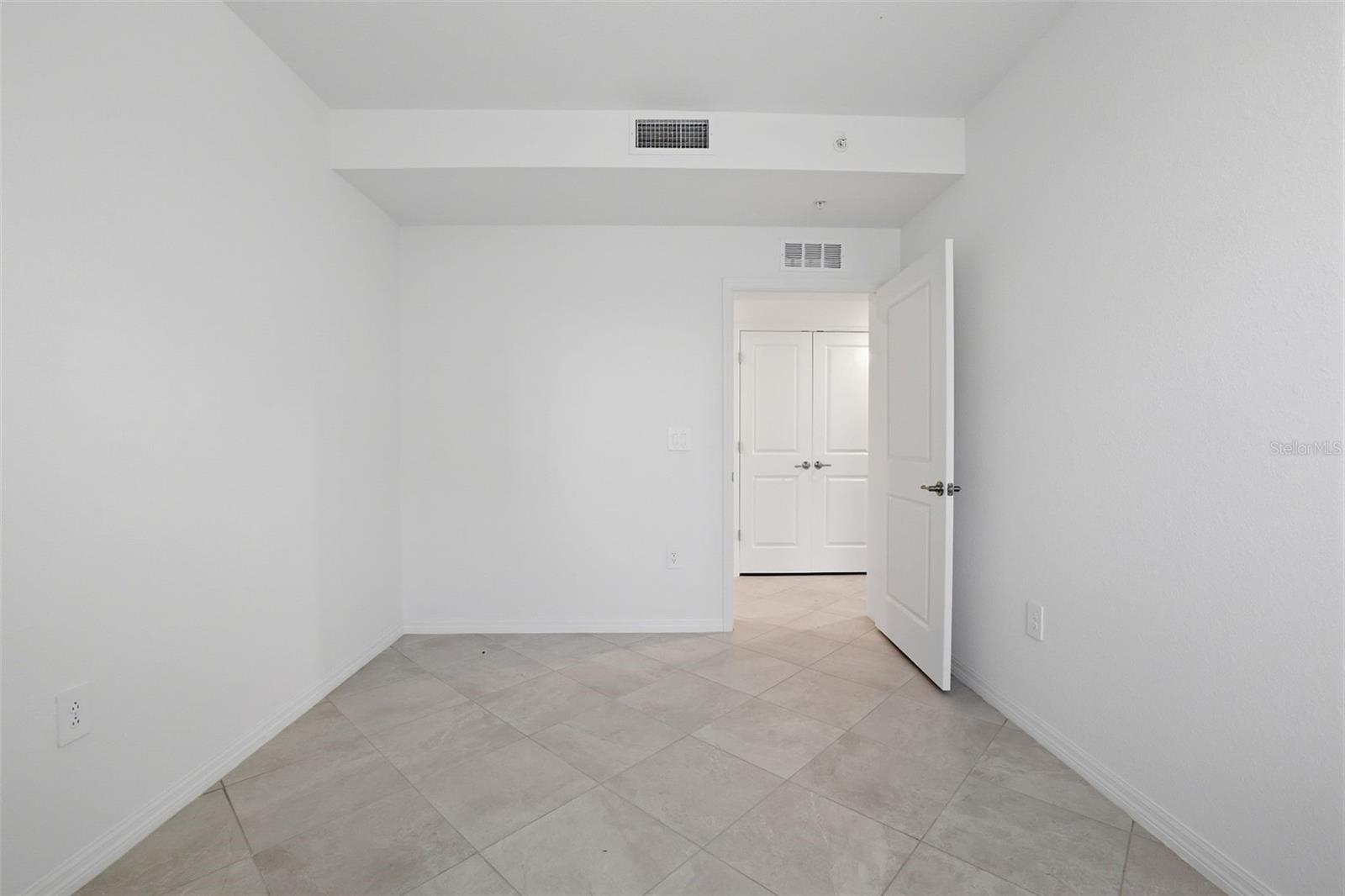 CALUSA COUNTRY CLUB - Residential