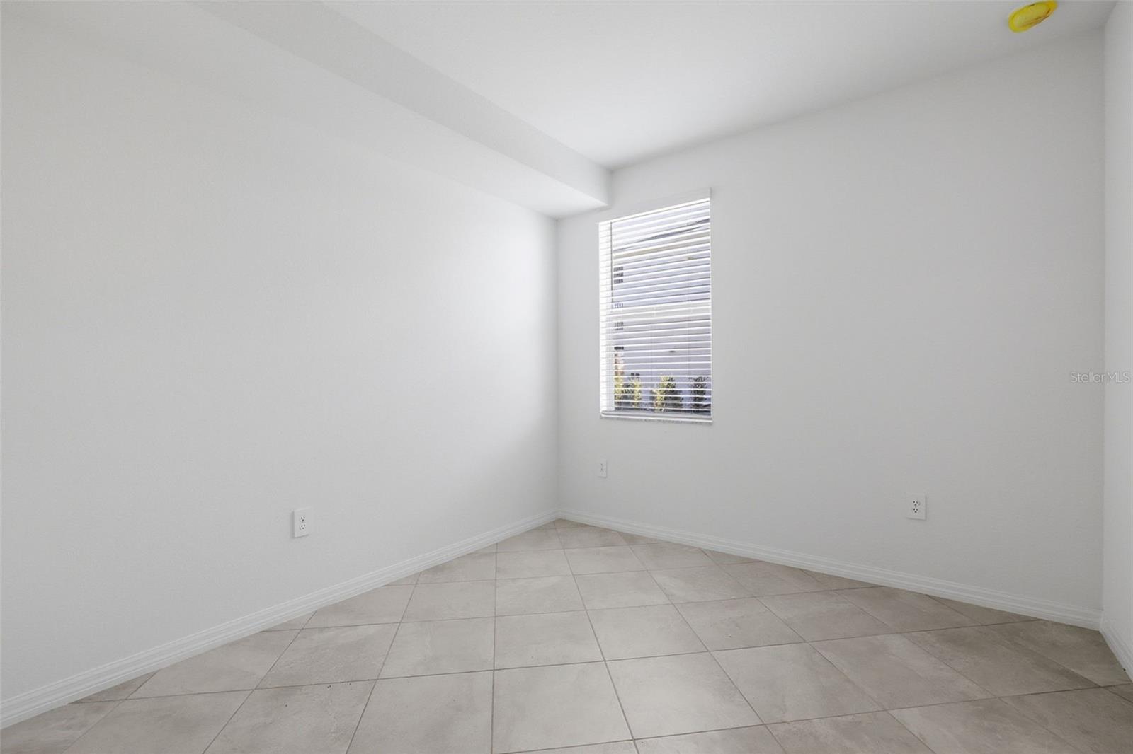 CALUSA COUNTRY CLUB - Residential