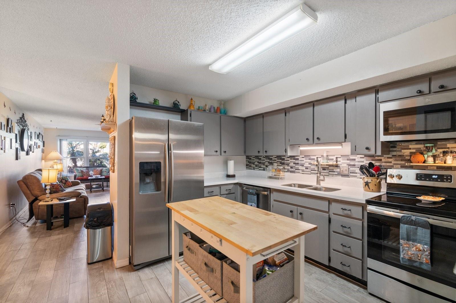 WILLOW LAKE - Residential