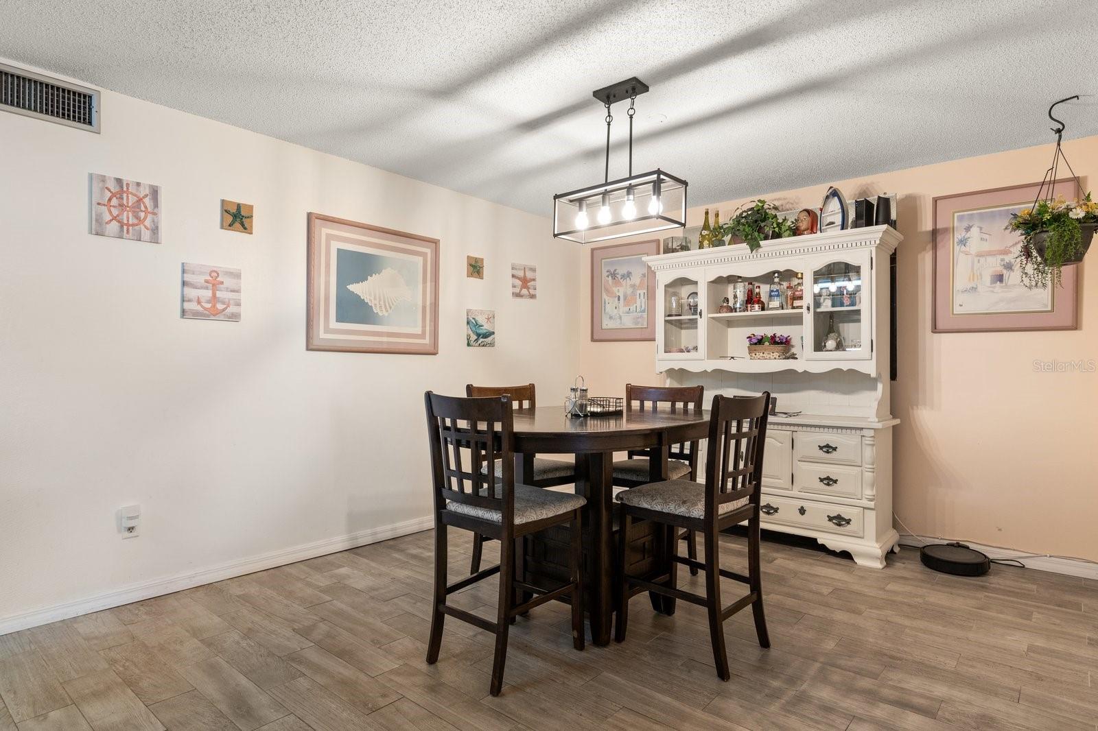 WILLOW LAKE - Residential