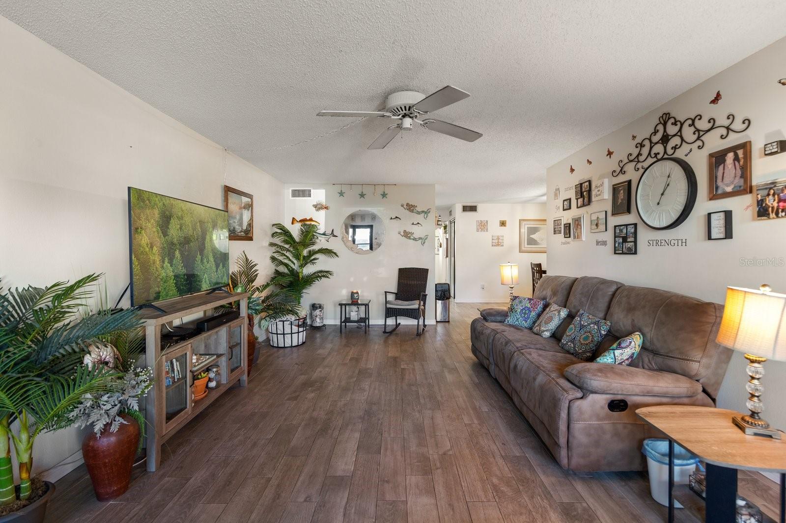 WILLOW LAKE - Residential