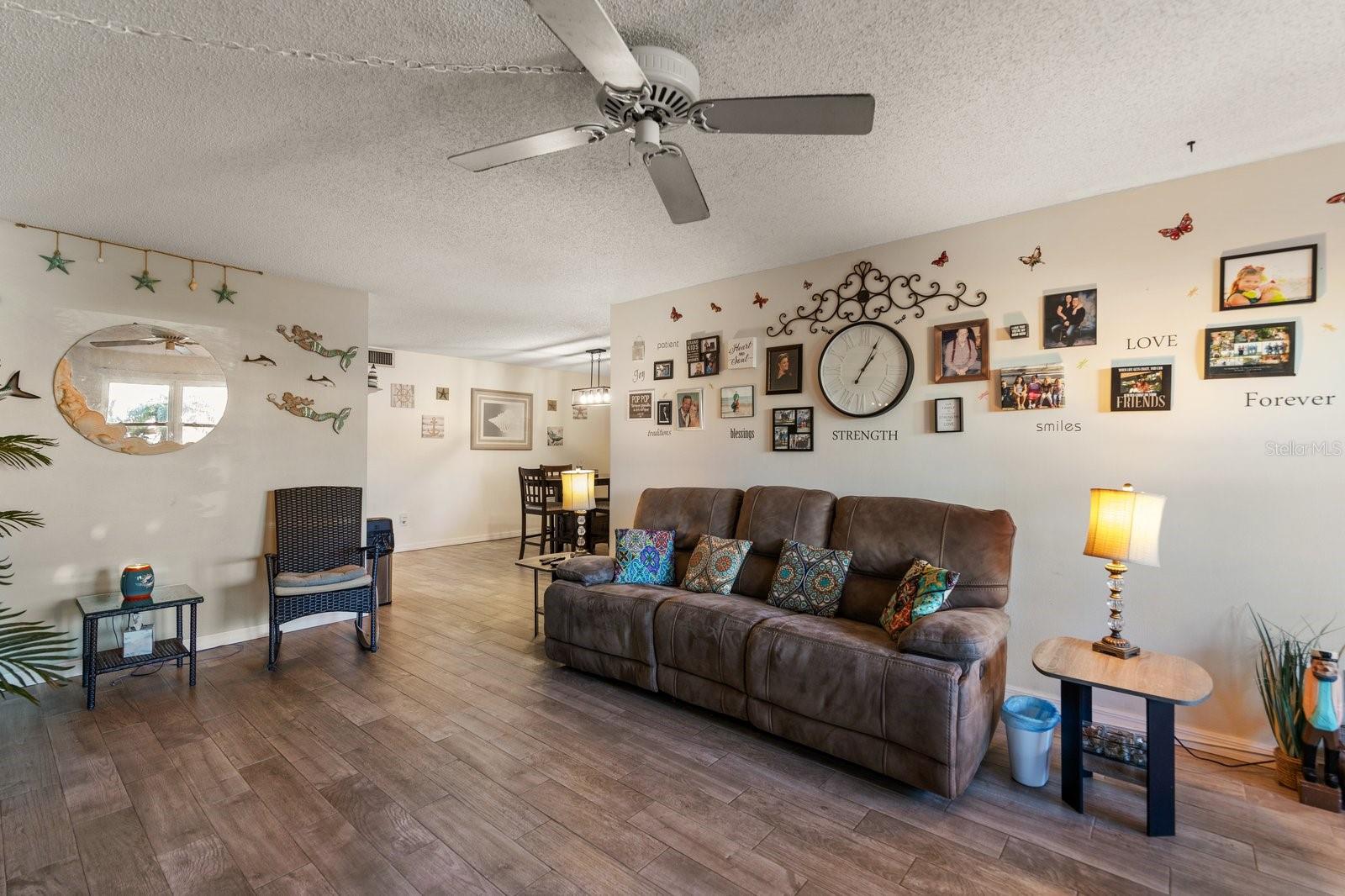 WILLOW LAKE - Residential