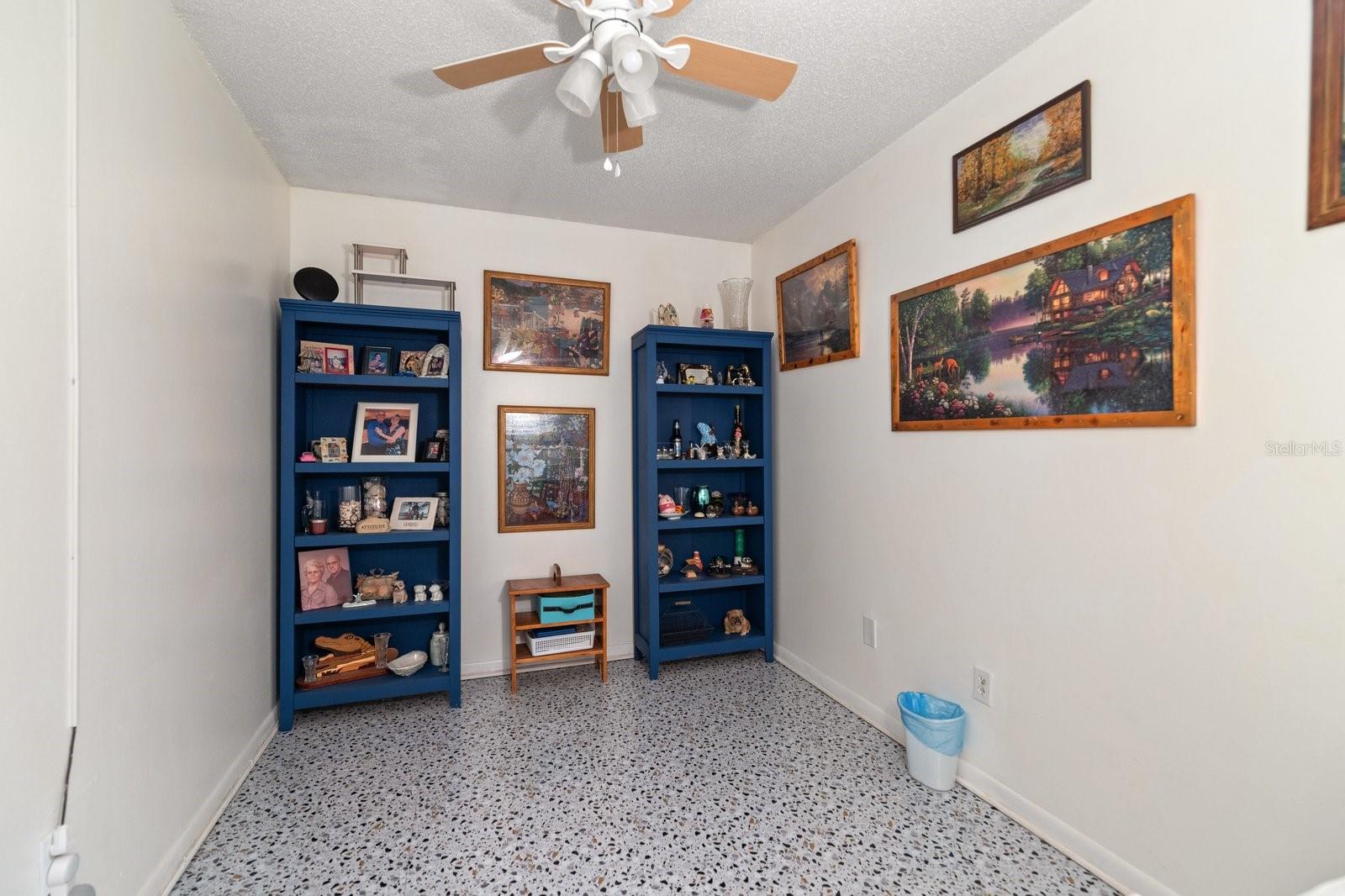 WILLOW LAKE - Residential