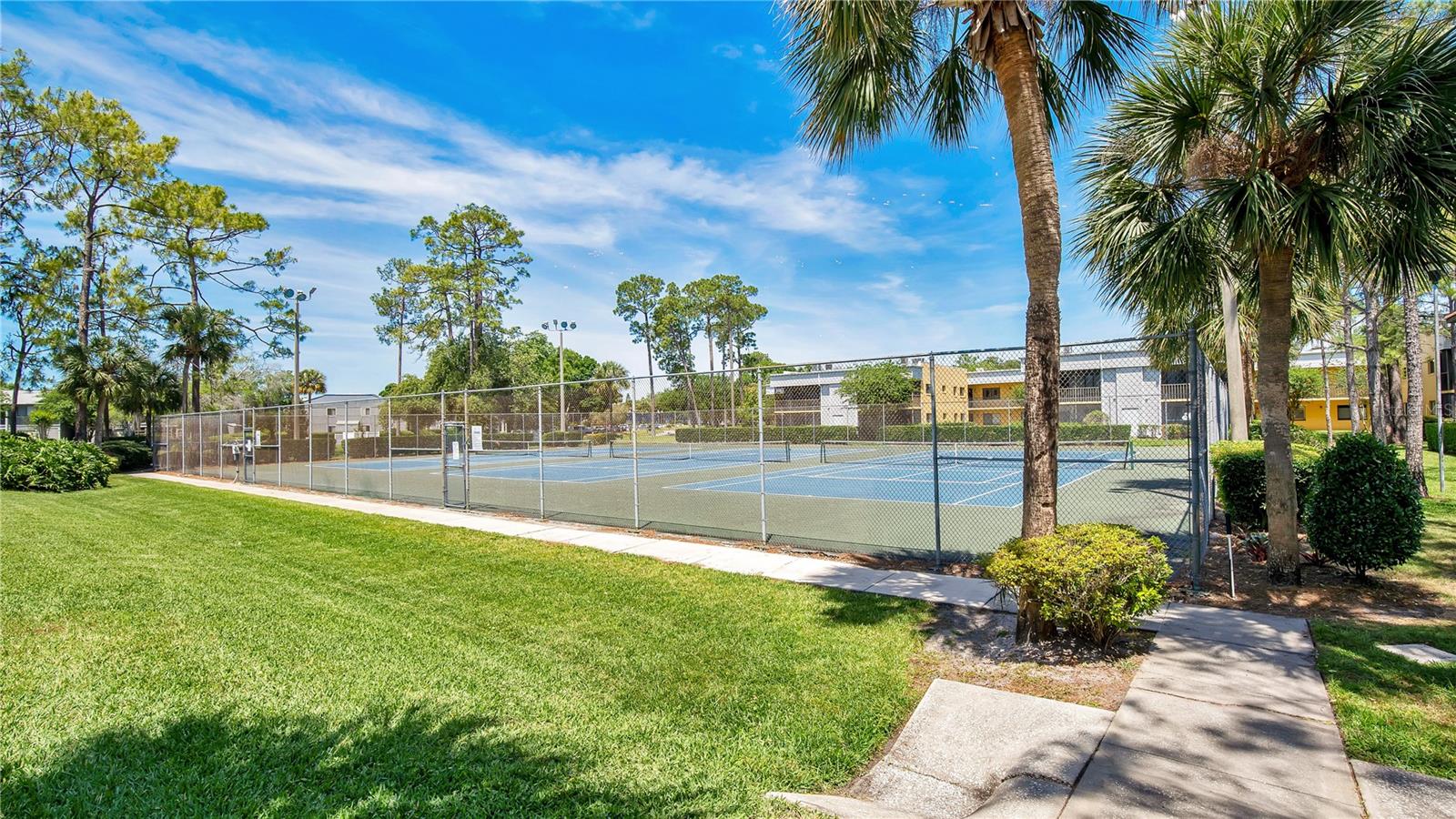LAKEVIEW CONDO 06 - Residential Lease