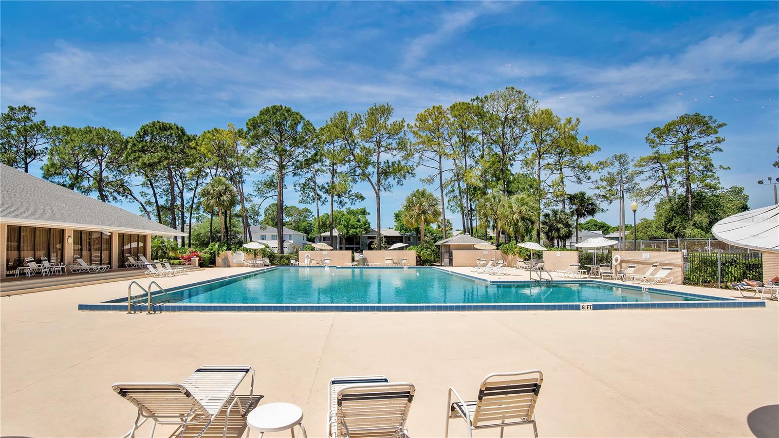 LAKEVIEW CONDO 06 - Residential Lease