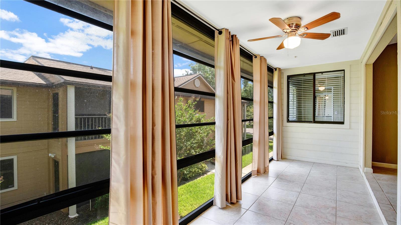 LAKEVIEW CONDO 06 - Residential Lease