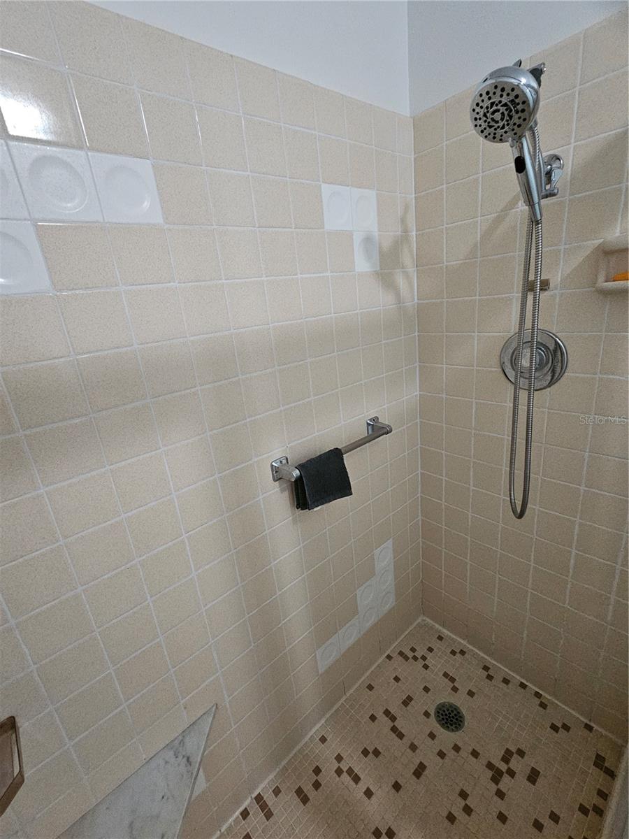 DEL WEBBS SUN CITY FLORIDA UN - Residential Lease