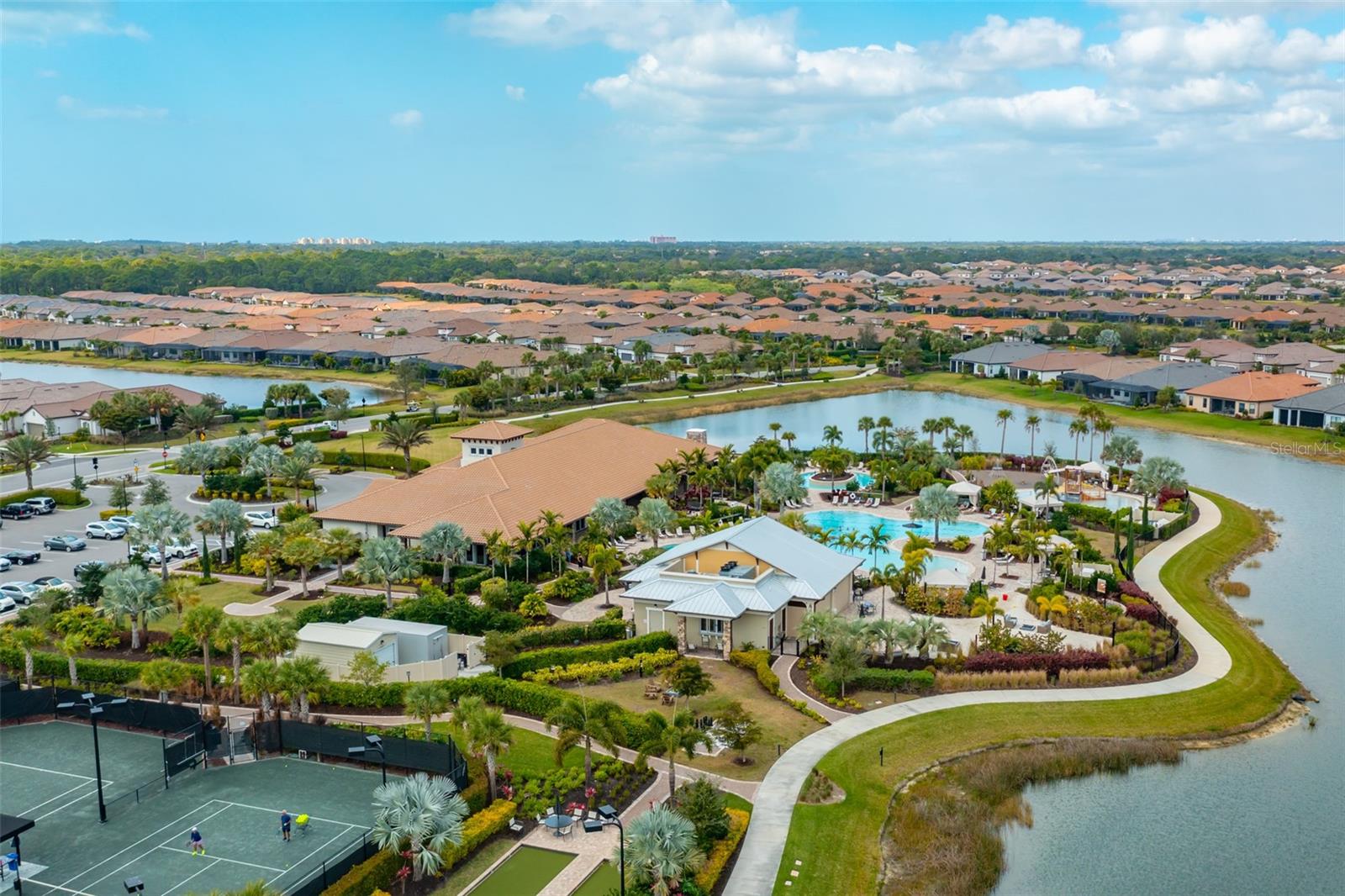 GARDEN HOMES AT ESPLANADE ON PALMER RANCH - Residential