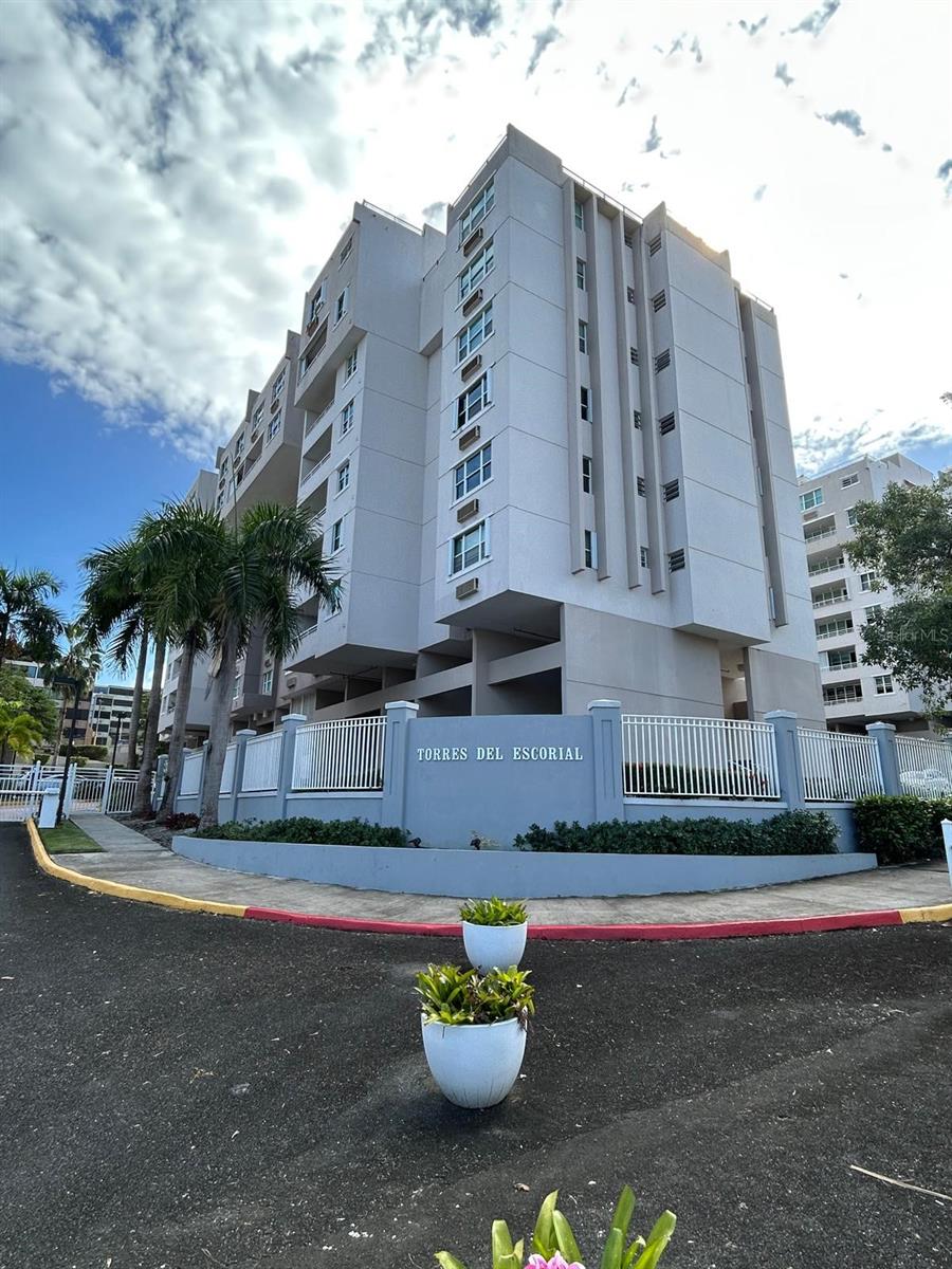 CONDOMINIO TORRES DEL ESCORIAL - Residential