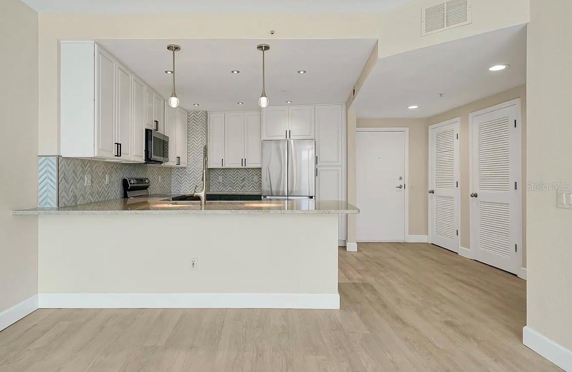 WAVERLY/LK EOLA - Residential Lease