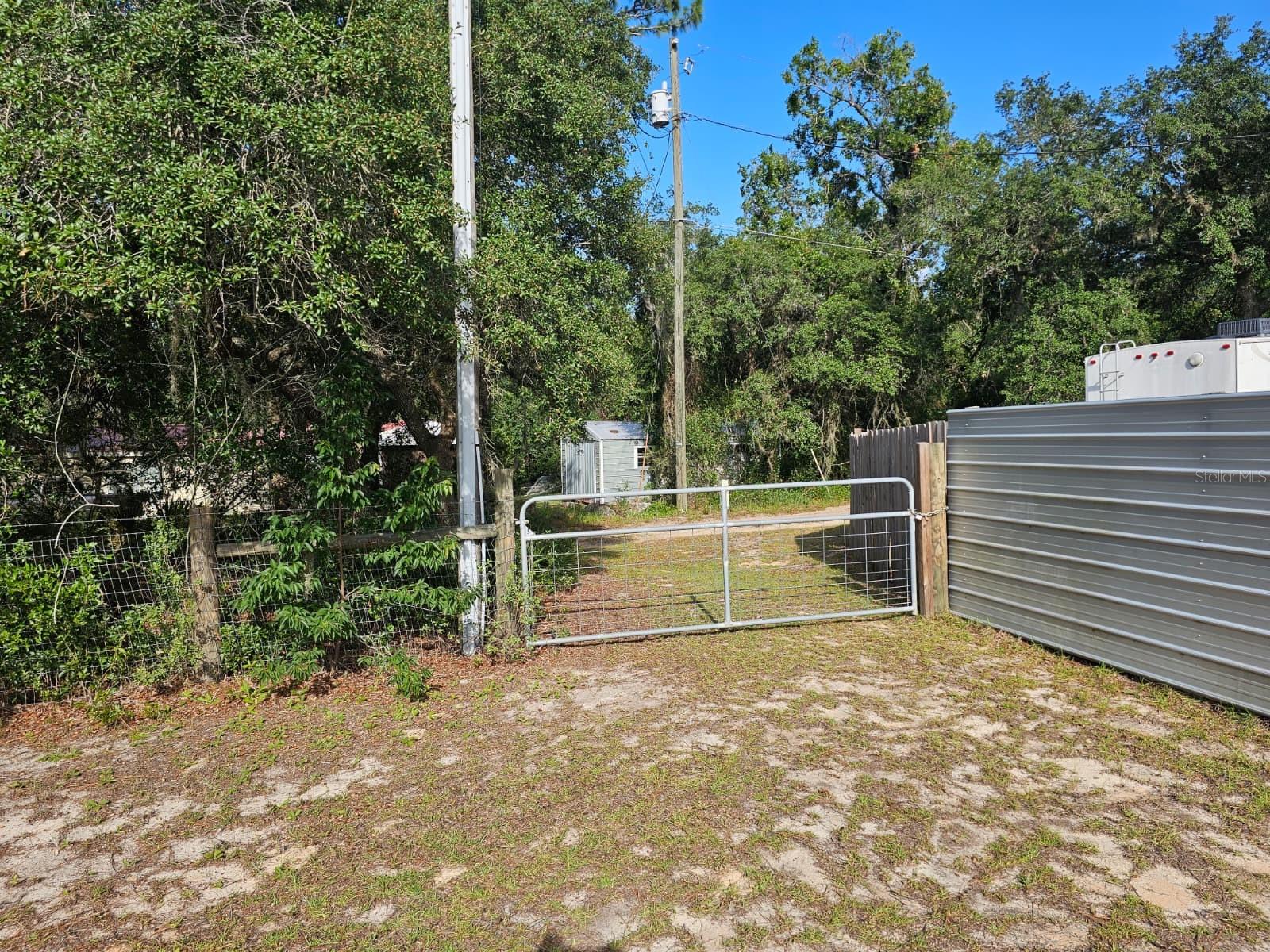 FRST LAKES PARK - Residential