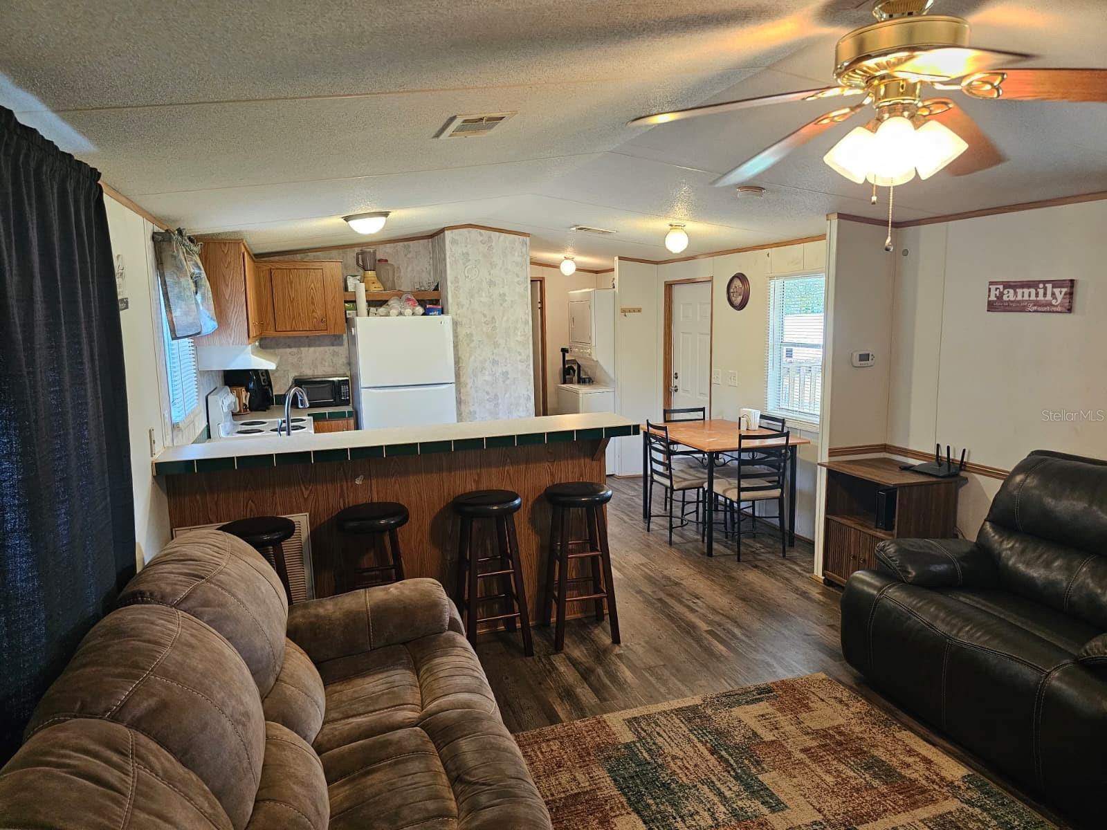 FRST LAKES PARK - Residential