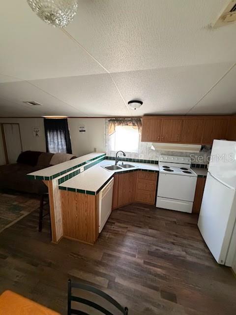 FRST LAKES PARK - Residential